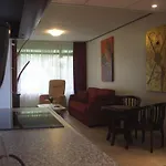Hotel Den Helder מלון 3*
