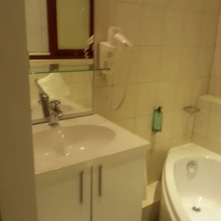 Hotel Den Helder 3* دن هيلدر